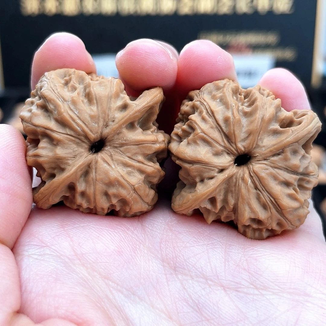 把件文玩核桃37尺32.1克野生狼牙山狮子头37S1