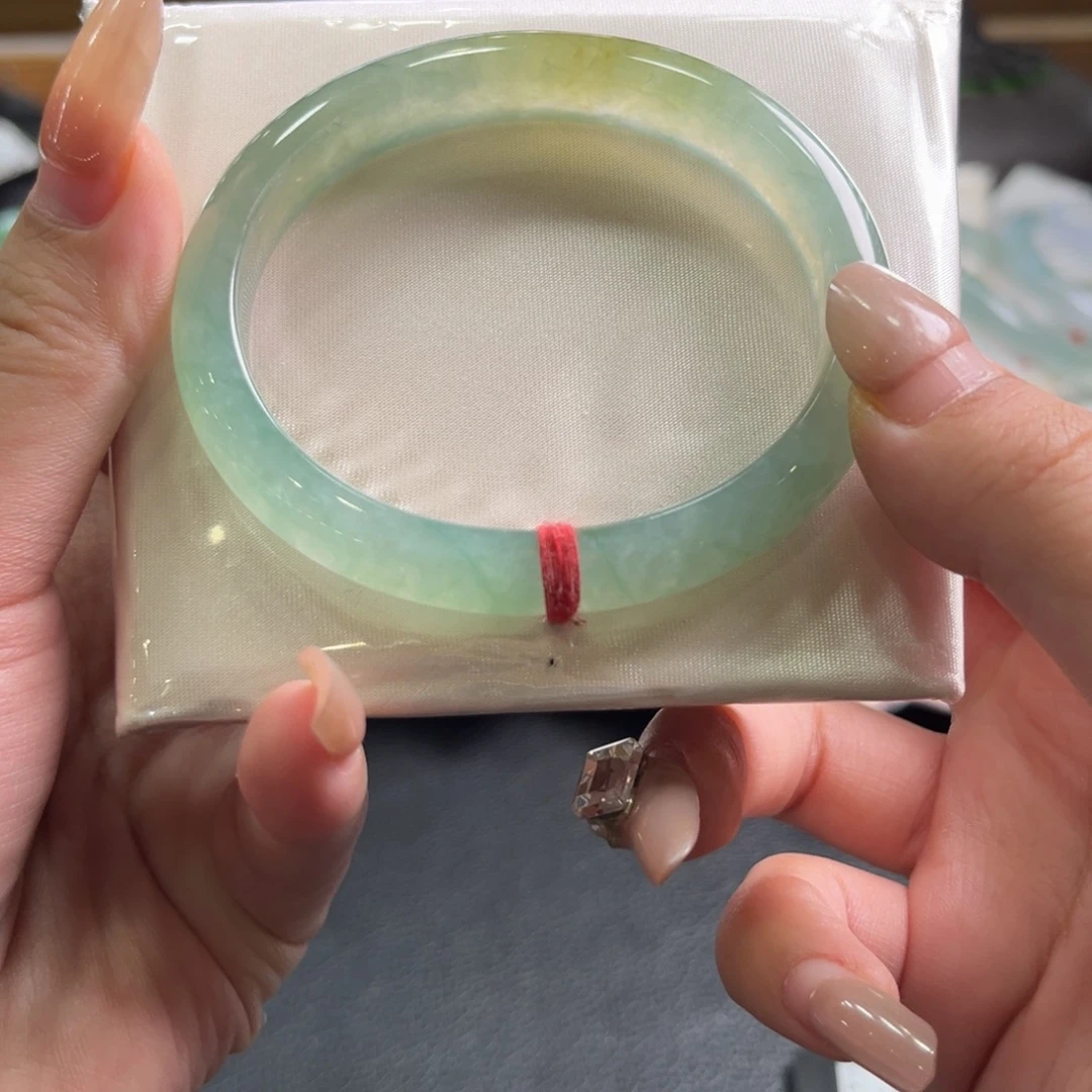 翡翠未镶嵌手镯57.5贵妃炸光力推