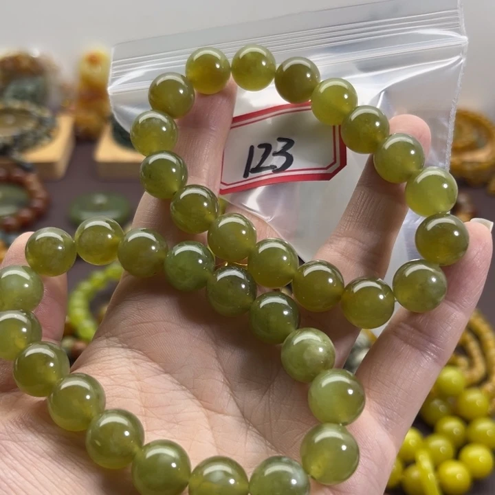 未镶嵌蛇纹石玉手链