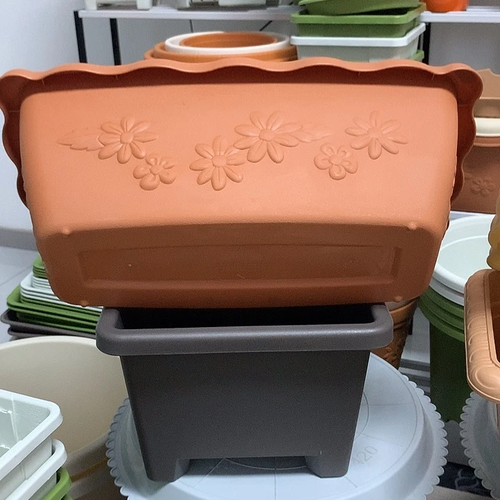 2个桃红菜盆浮雕爱丽思