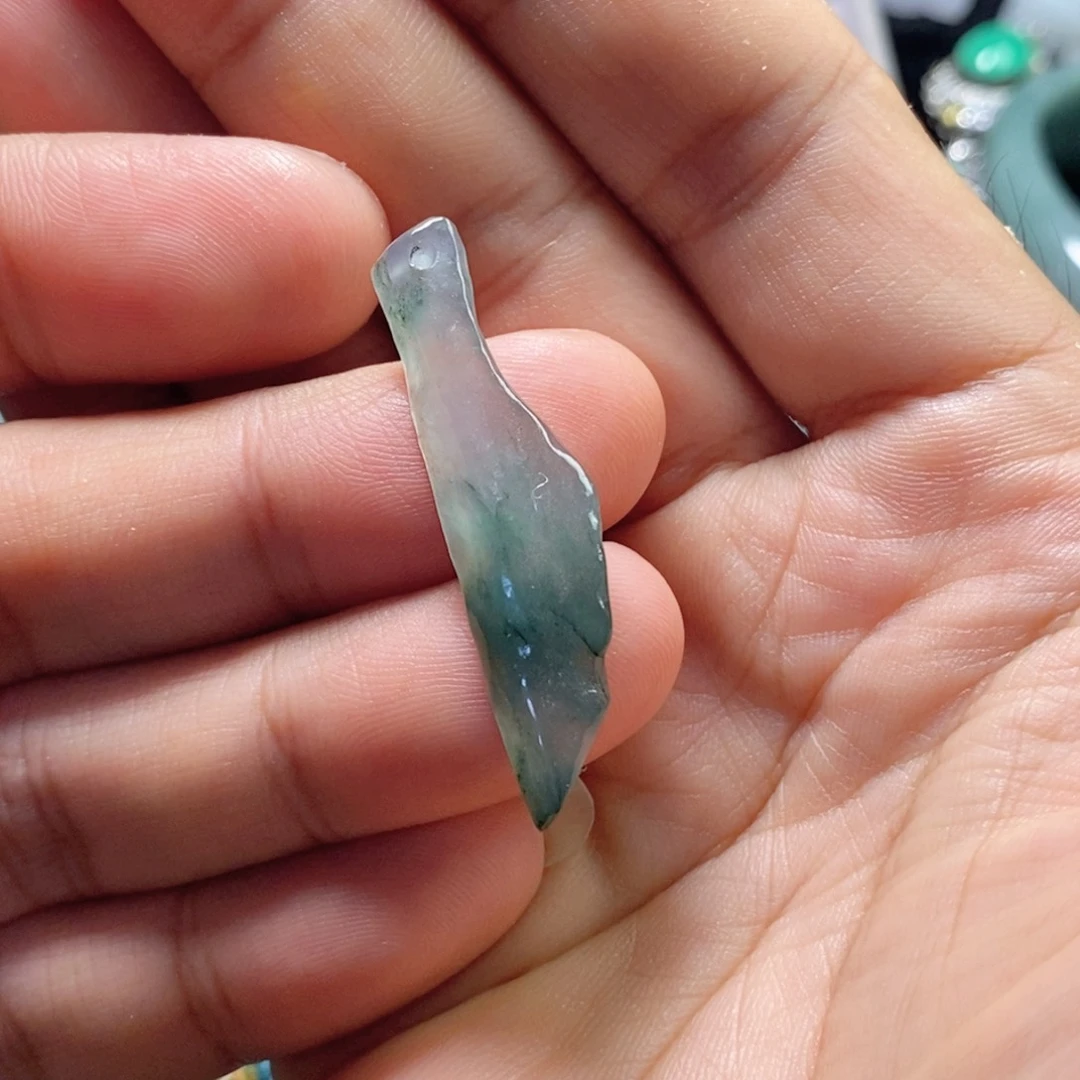 翡翠未镶嵌吊坠(不含链)缅甸翡翠A货随形吊坠微瑕