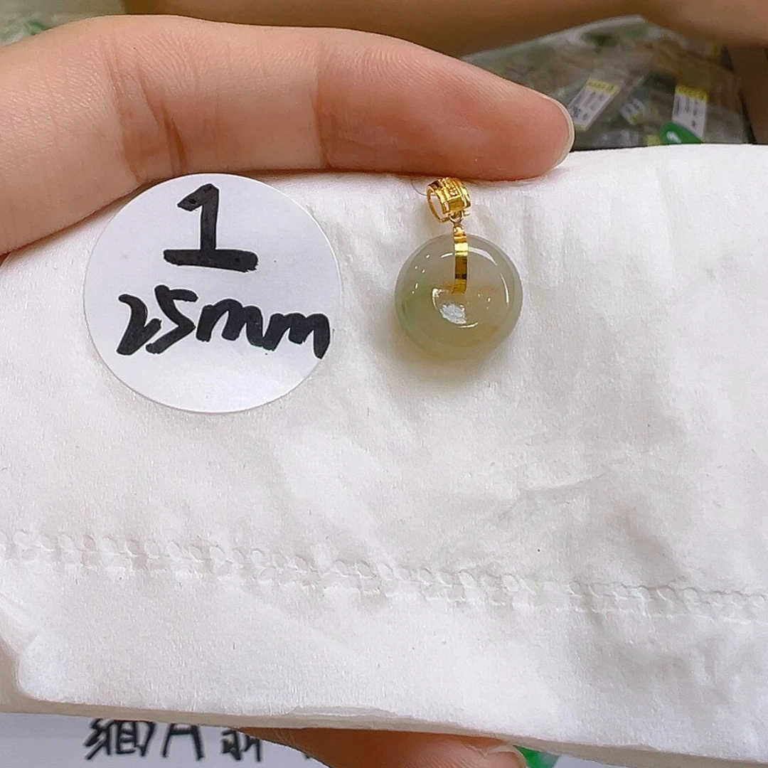 翡翠18K金镶嵌颈饰翡翠