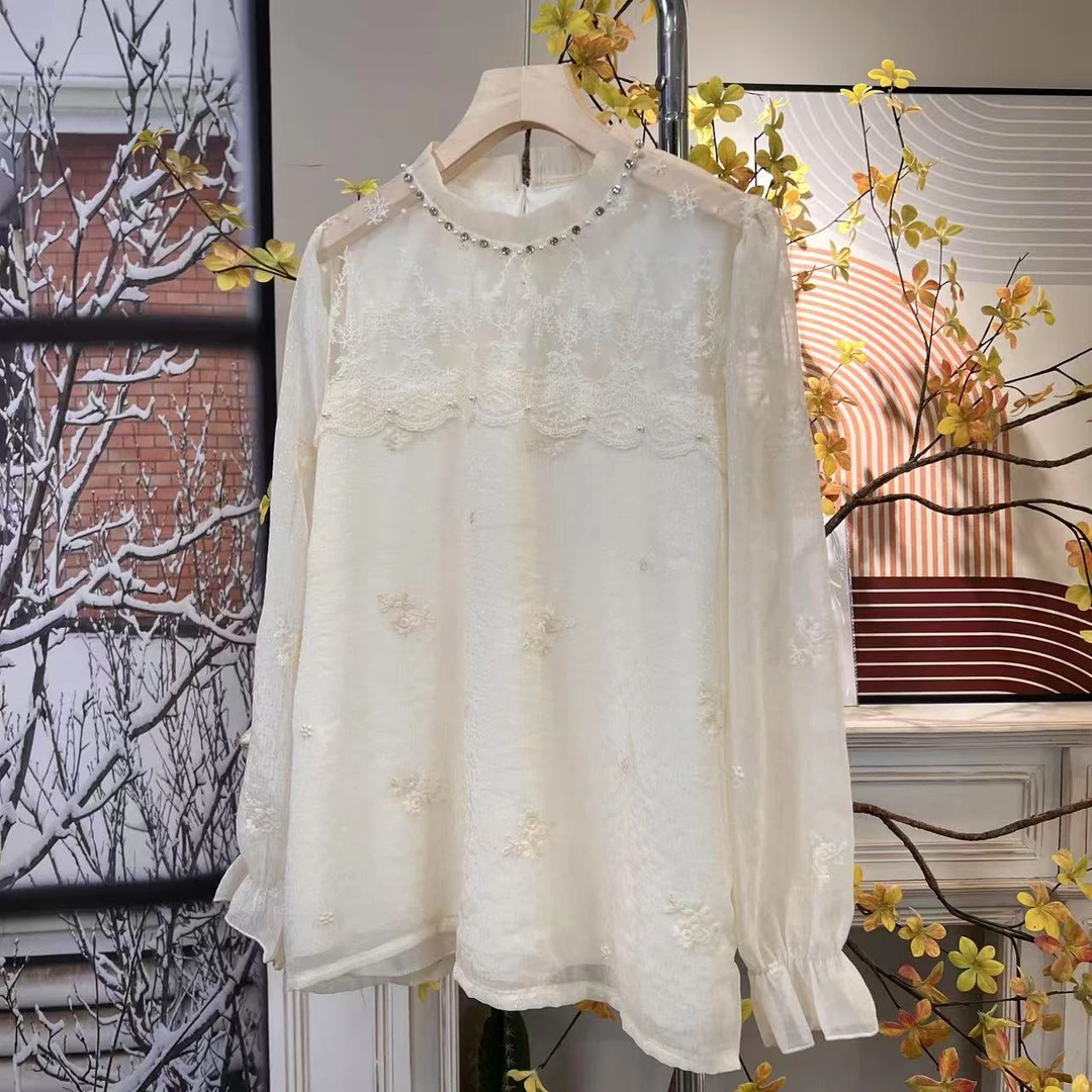 「雾漫白霜」东东家*8872大码新款优雅拼接半高领显瘦蕾丝衫