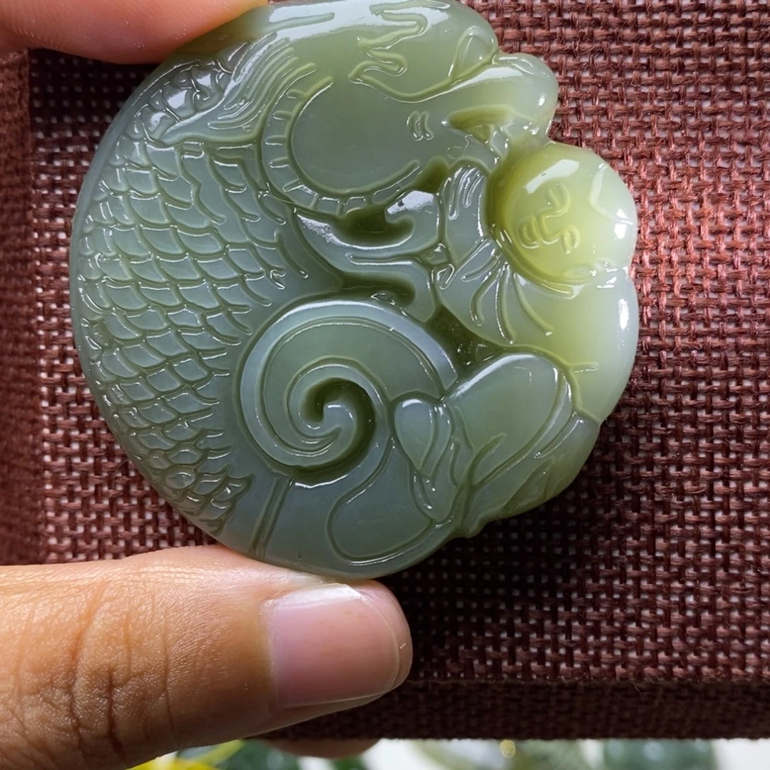 和田玉未镶嵌颈饰高冰