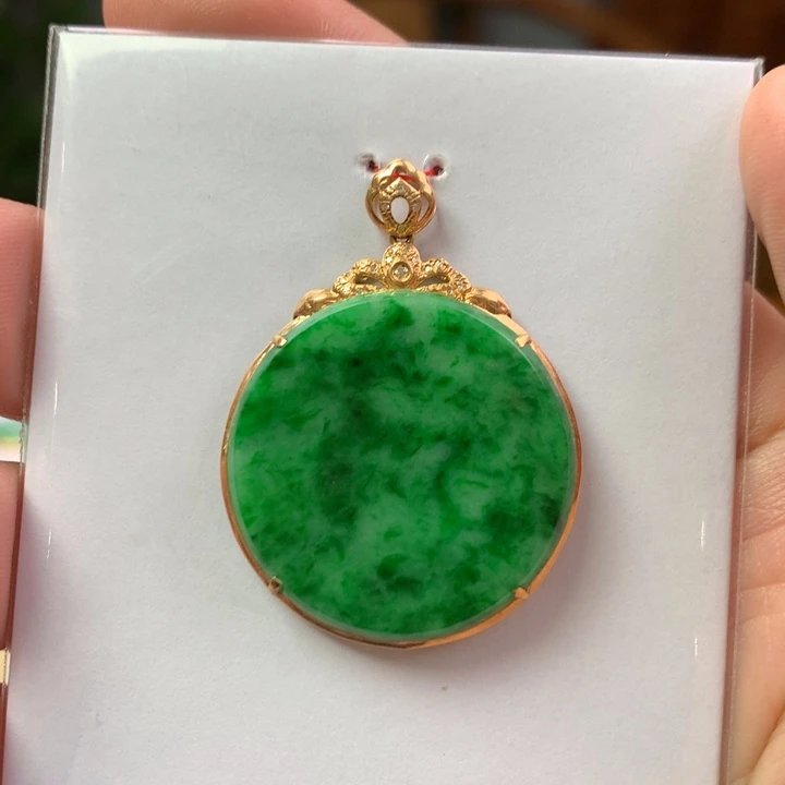 翡翠18K金镶嵌颈饰翡翠吊坠