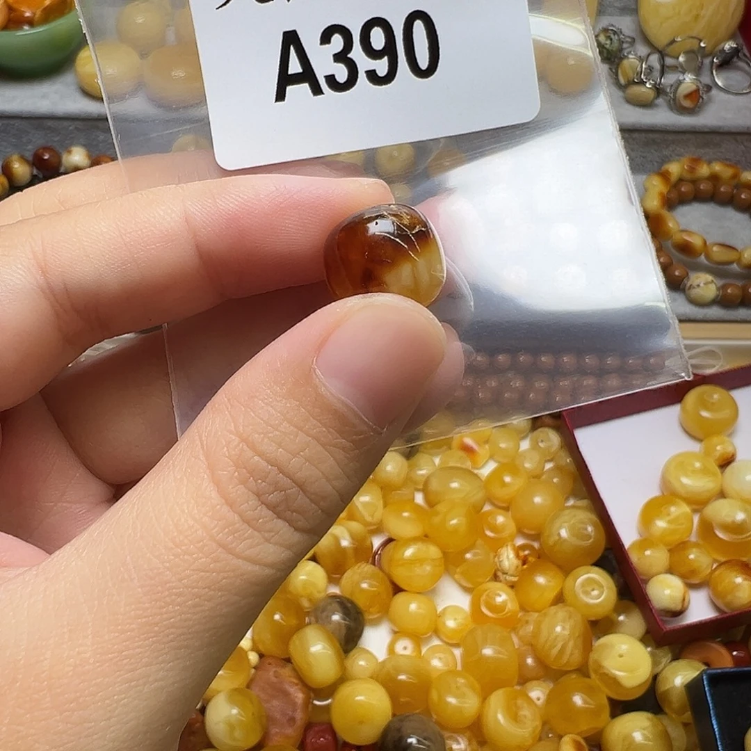 蜜蜡未镶嵌裸石390号，13.4mm