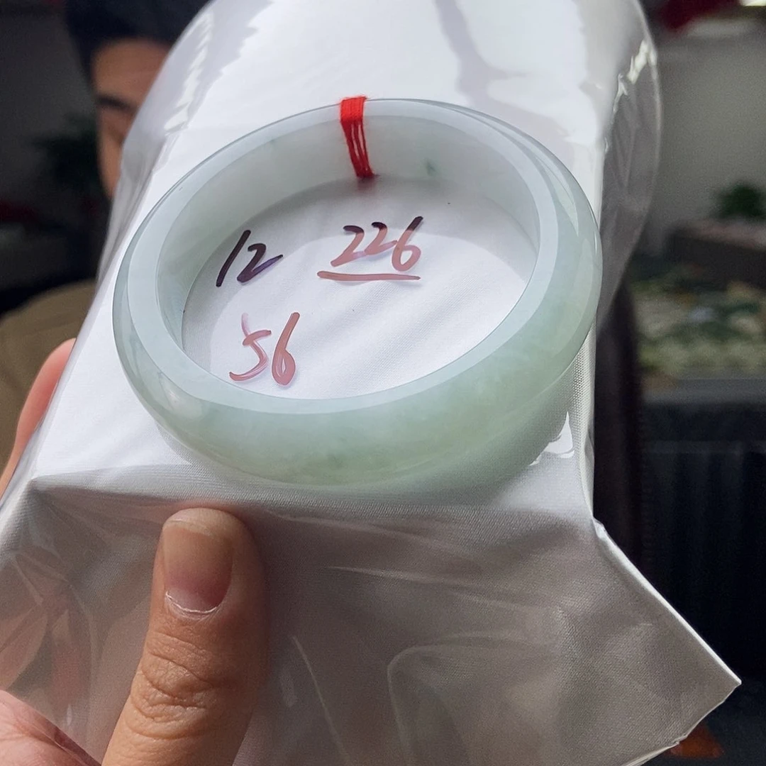 翡翠手镯未镶嵌拍一发一