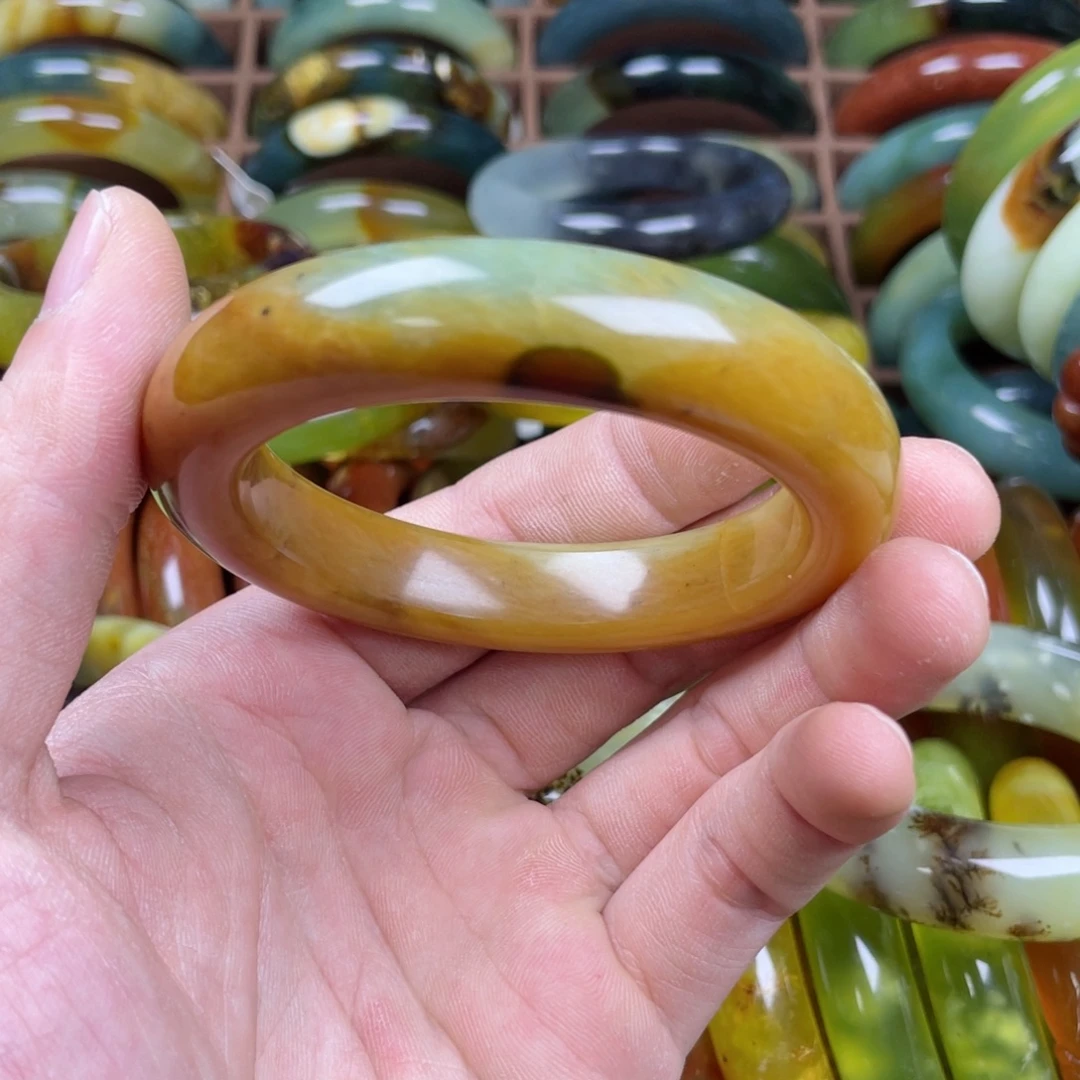 蛇纹石玉未镶嵌手镯