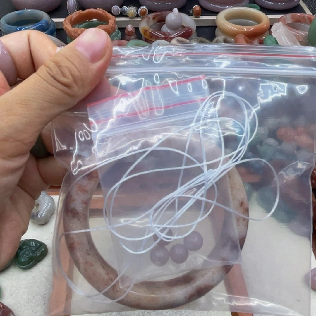 建***华石英岩玉圈口齐全未镶嵌
