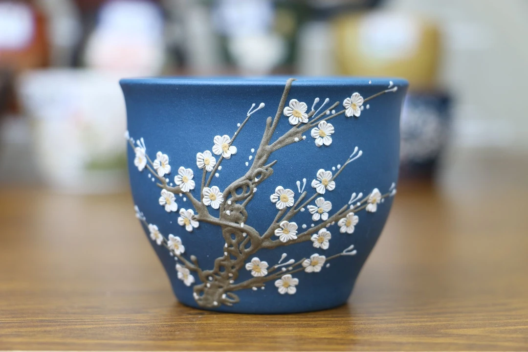 3028宜兴苏门答那青堆绘过墙梅紫砂主人杯容量120毫升