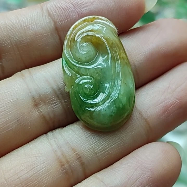 翡翠未镶嵌颈饰3