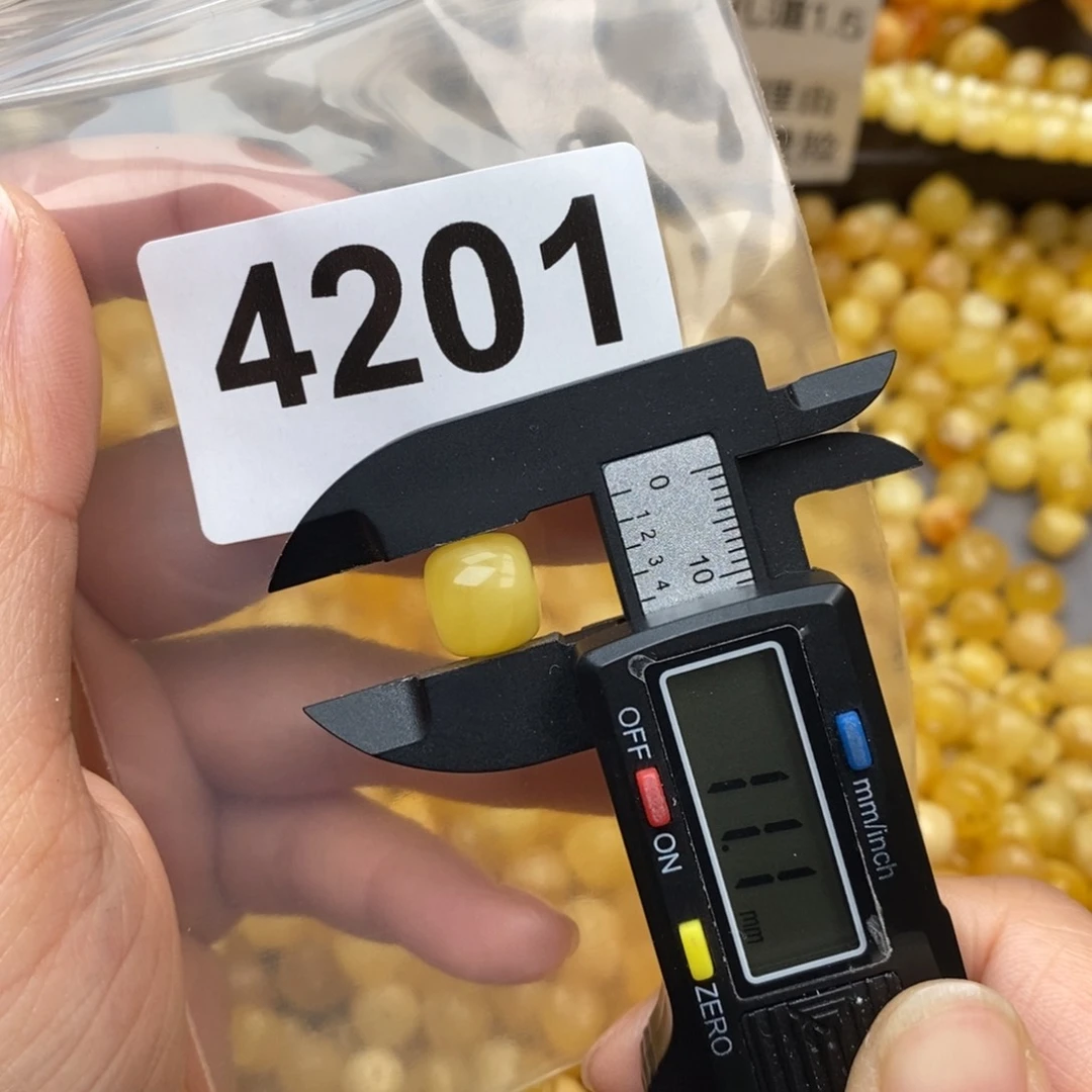 蜜蜡珠宝奇石未镶嵌