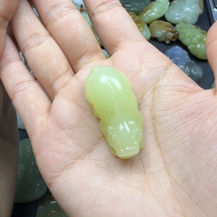 顺***顺和田玉未镶嵌挂件