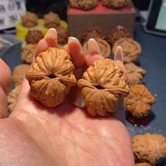 文玩核桃把件元宝40尺全品