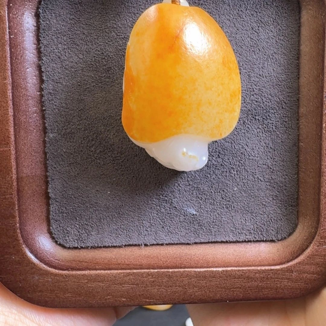 大***吧和田玉未镶嵌颈饰