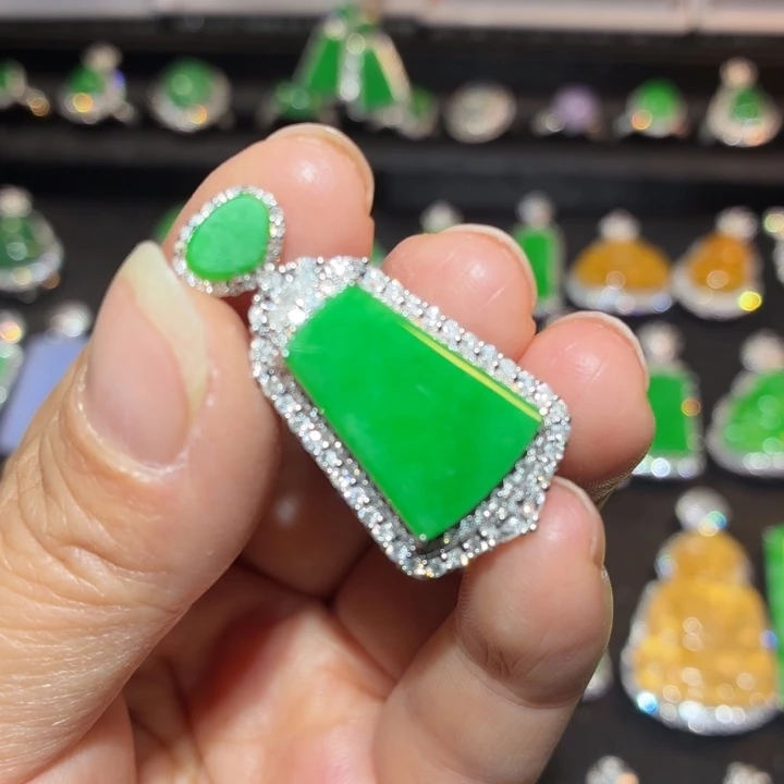 翡翠18K金镶嵌吊坠(不含链)翡翠