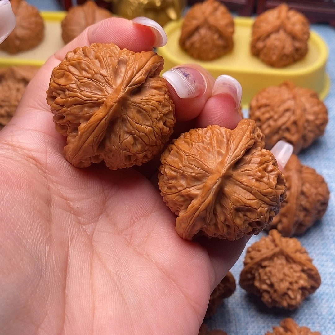 潇***潇文玩核桃把件毕业宫灯42尺全品