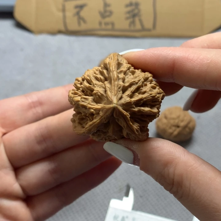 中***家文玩核桃吊坠异形单只