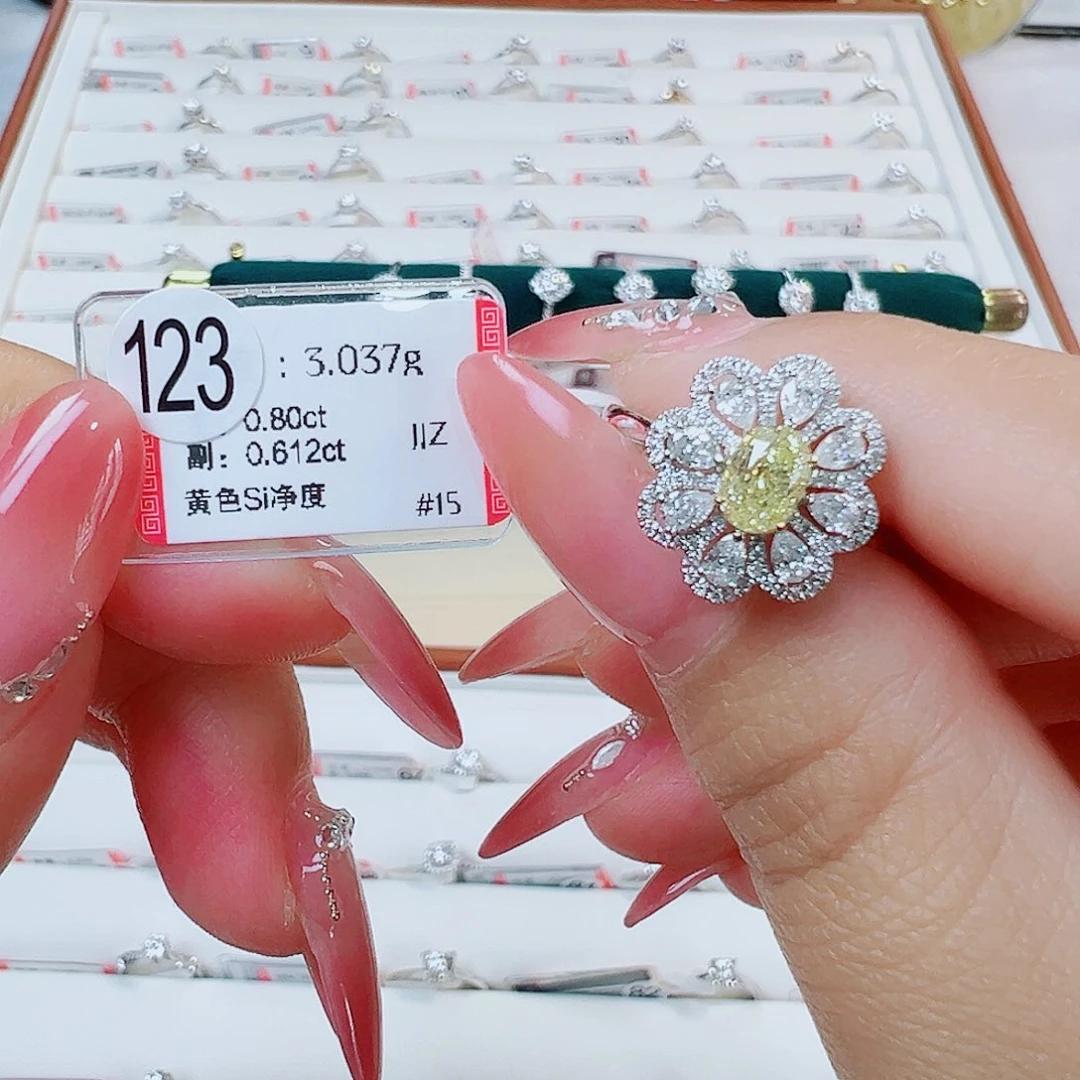 戒指/指环18K金镶嵌钻石