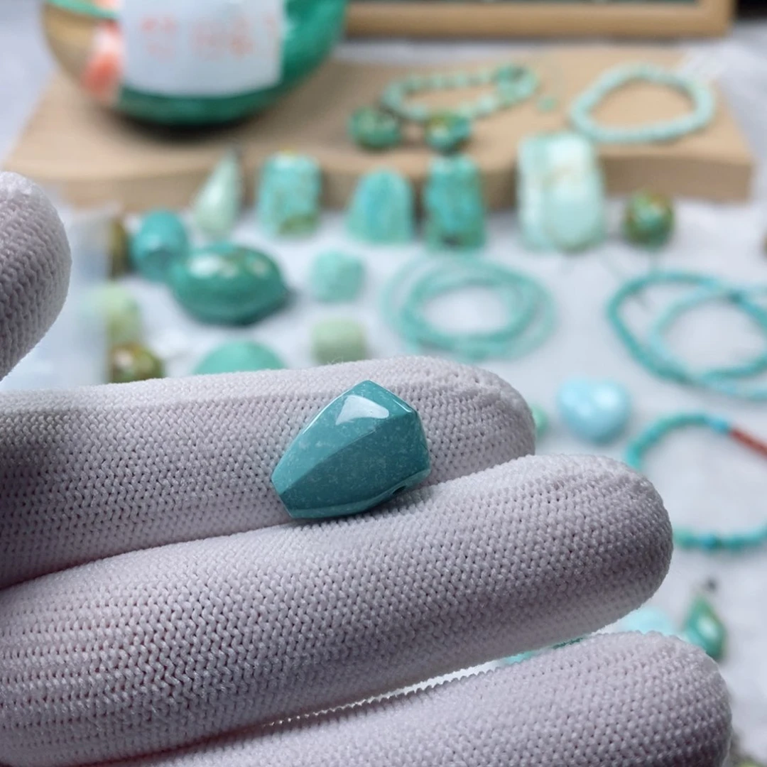 绿松石颈饰未镶嵌愛**贝