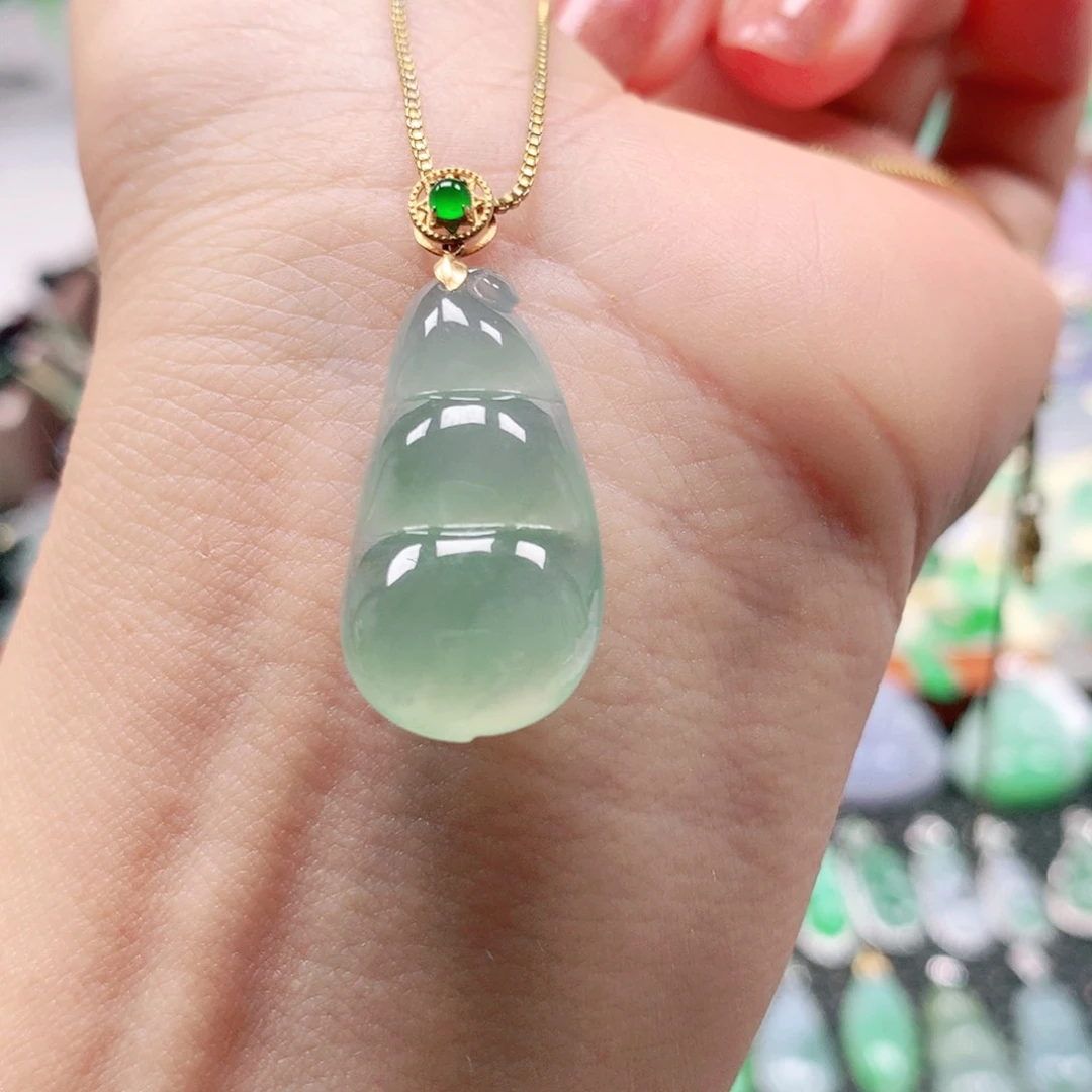 吊坠(不含链)18K金镶嵌翡翠