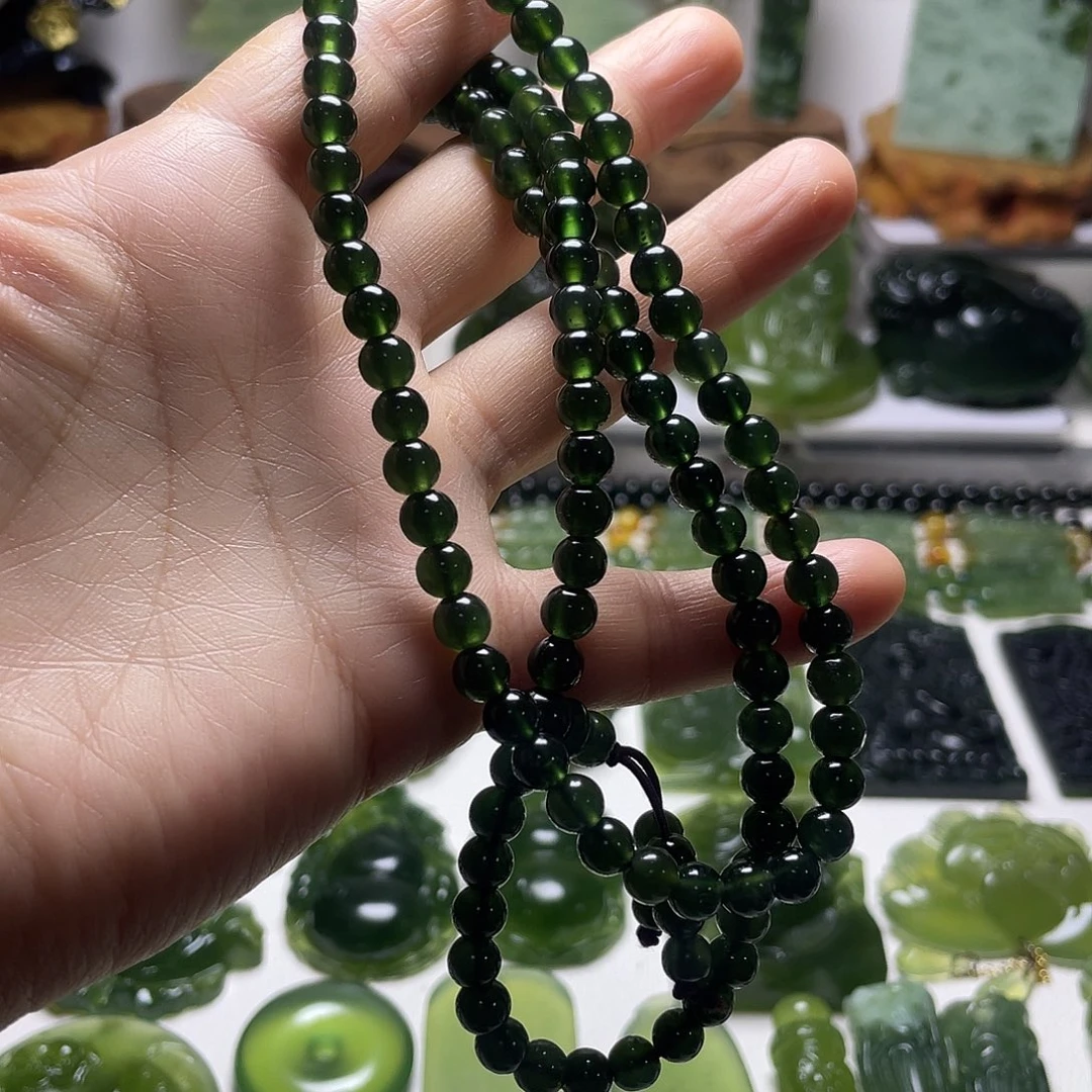 蛇纹石玉未镶嵌颈饰