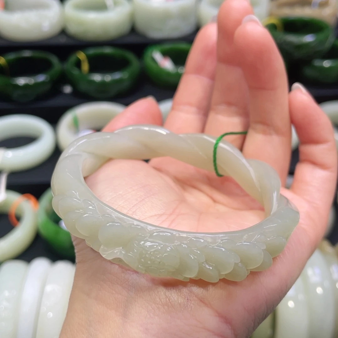 未镶嵌手镯和田玉20