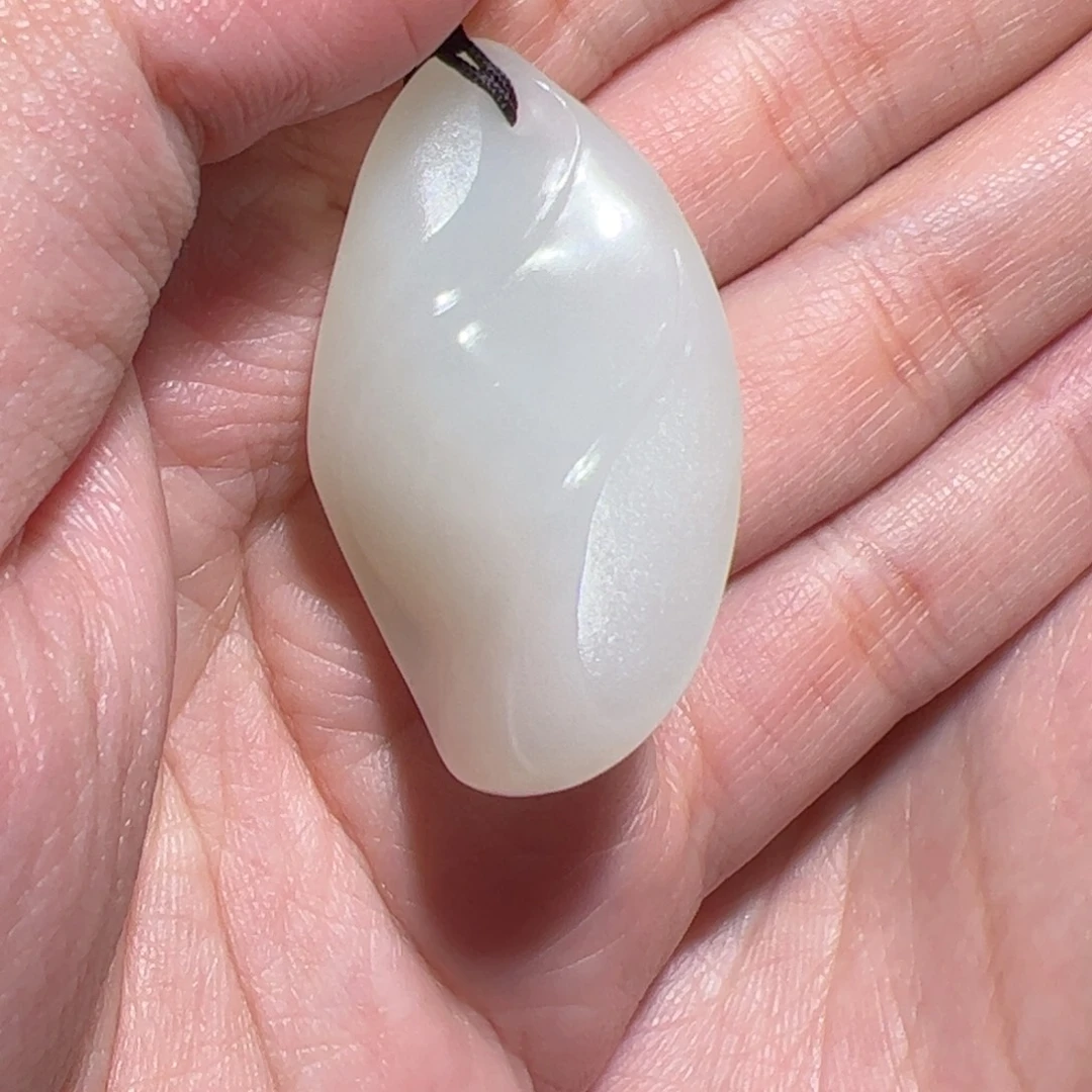 盛***鸟和田玉（子料）未镶嵌颈饰