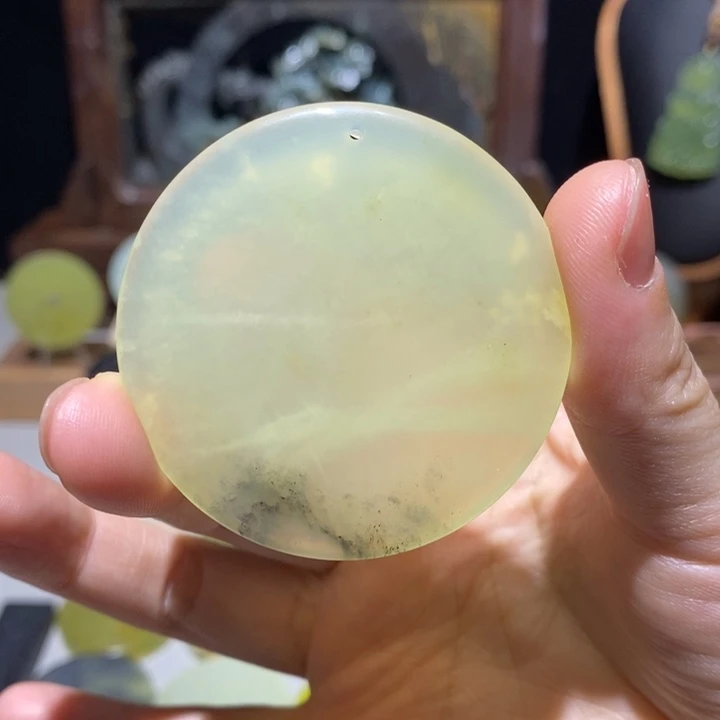 岫玉未镶嵌颈饰颈饰2