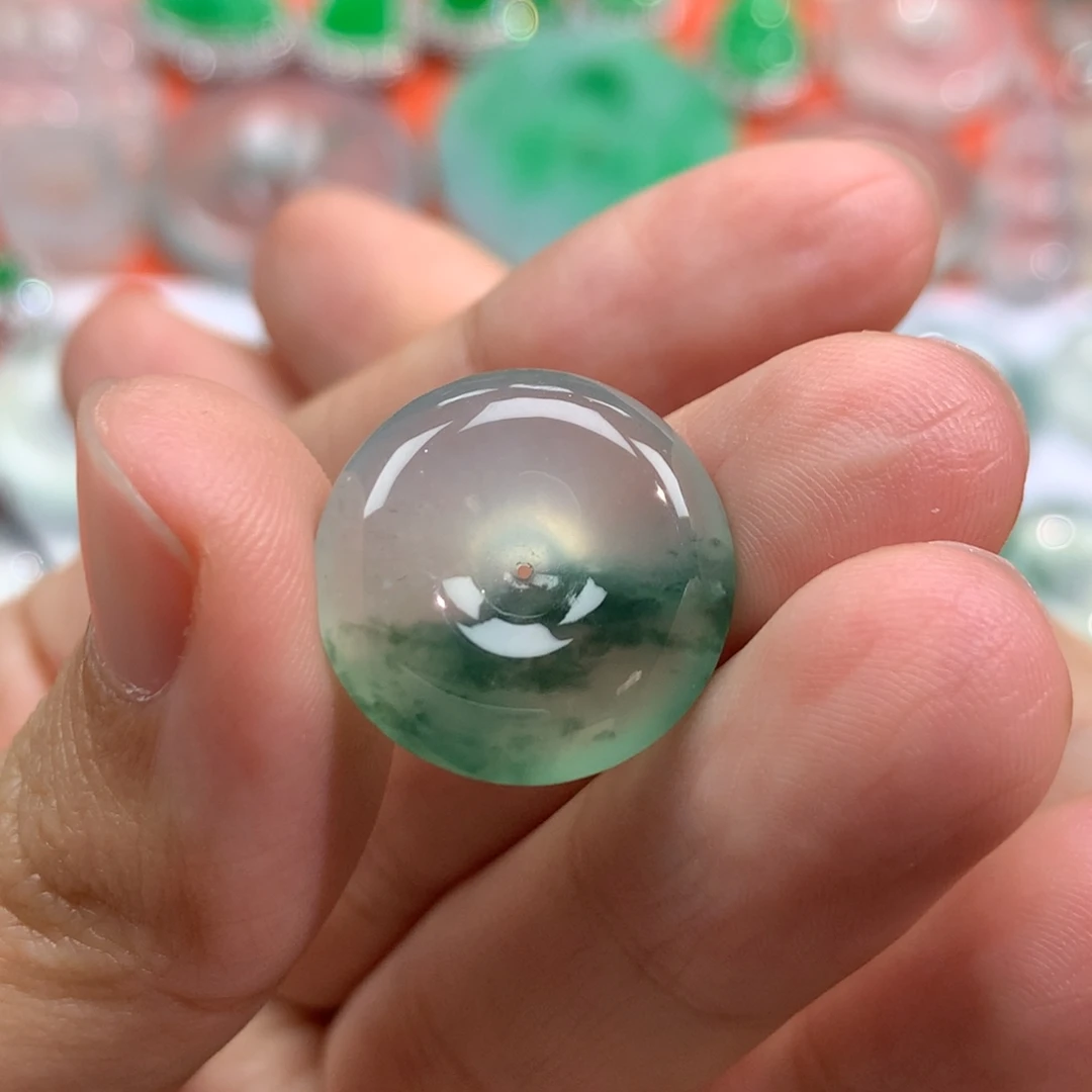 翡翠未镶嵌颈饰30