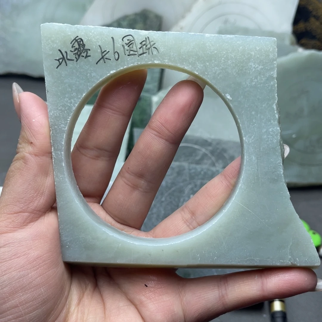 冰***露和田玉未镶嵌手链打6圆珠