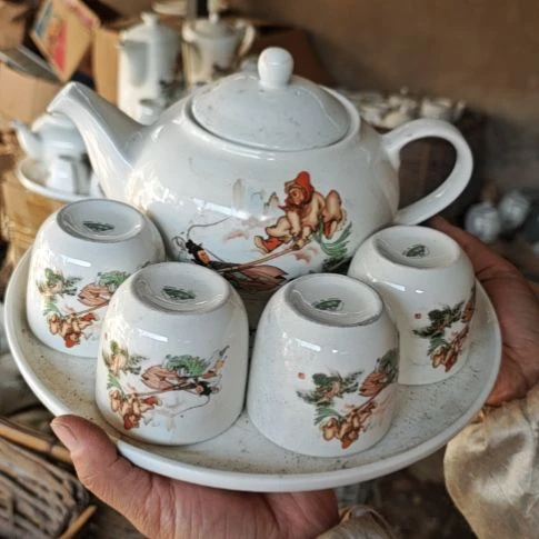 库存微瑕三打白骨精多孔茶壶一套容量1000