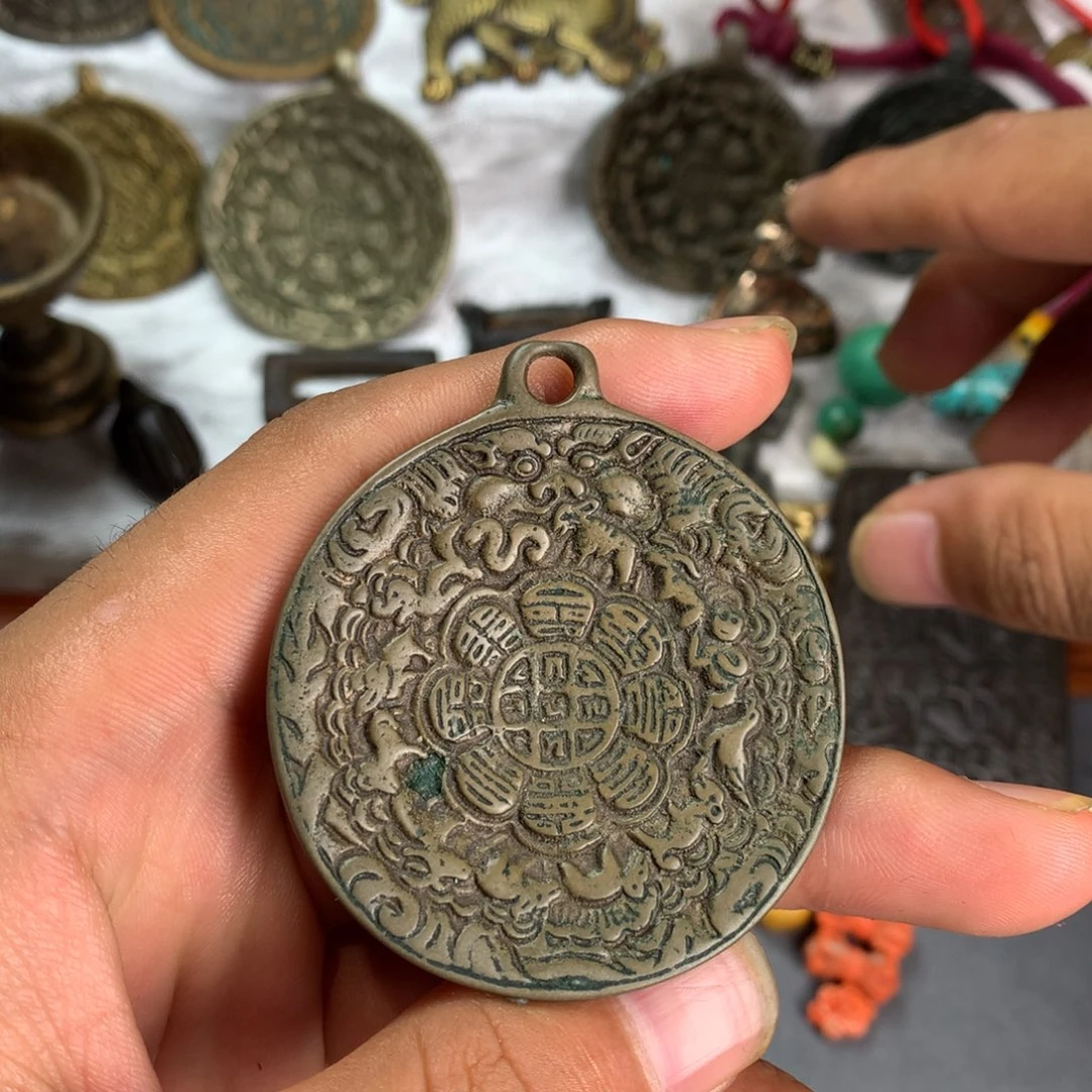 泥塑直播间漏价九宫八挂牌