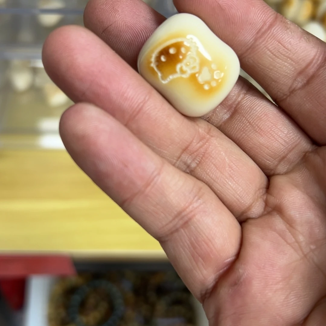 只买单纯的吊坠，没带链子，属的性质。