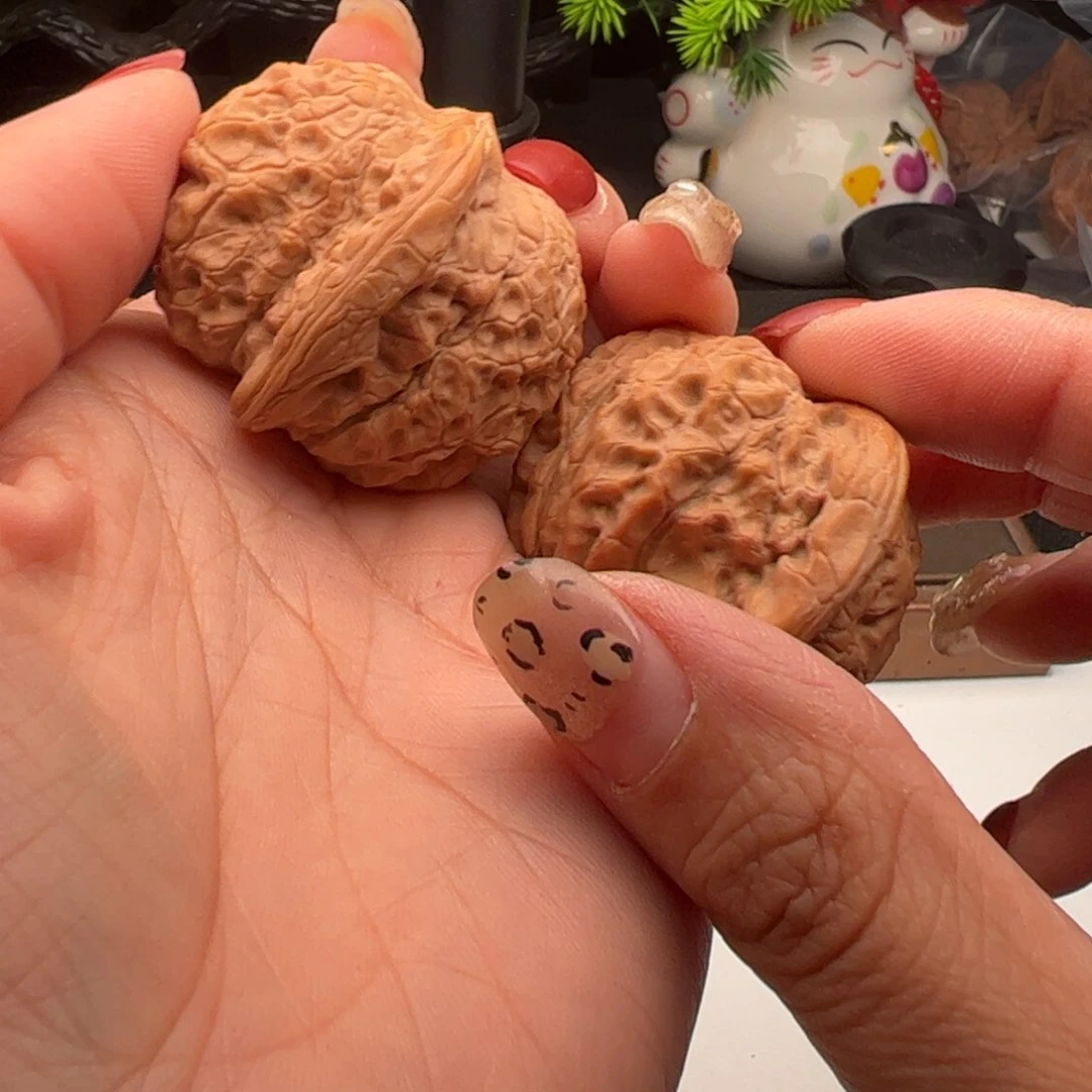 文玩核桃吊坠滢血麒麟42
