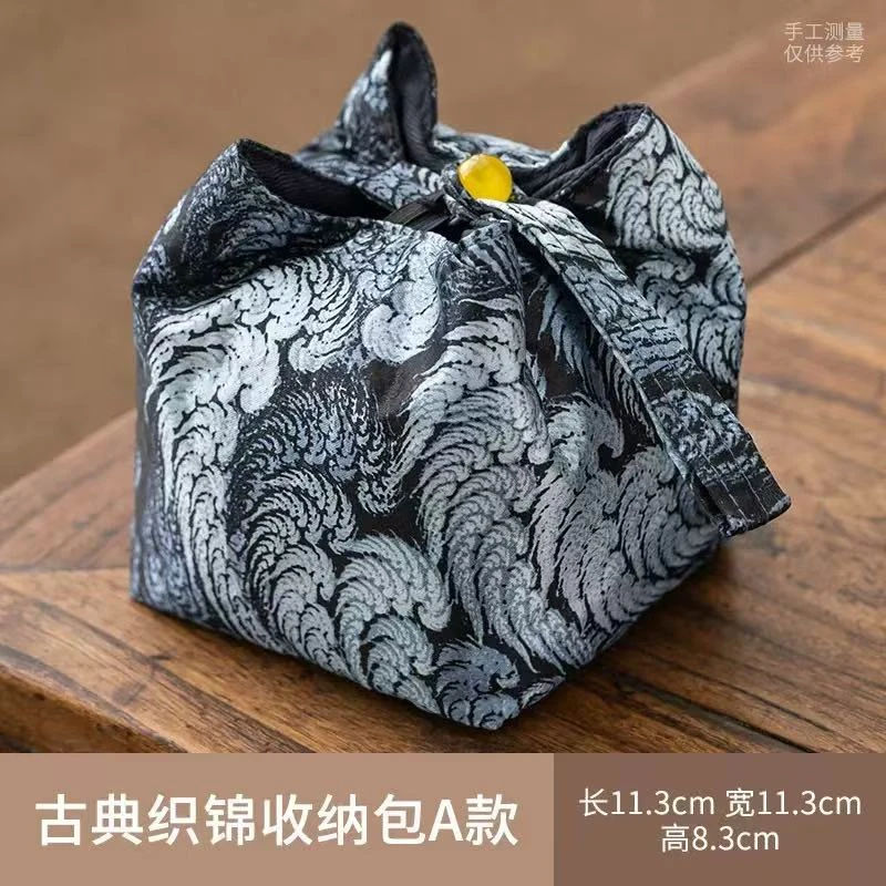 F022古典织锦收纳包  长11.3cm 宽11.3cm高8.3cm