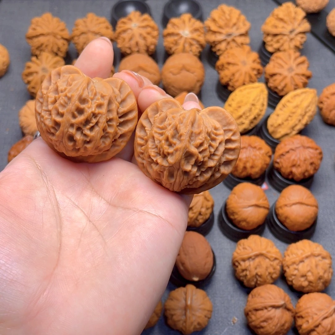 六***百核桃文玩把件麻核宫灯