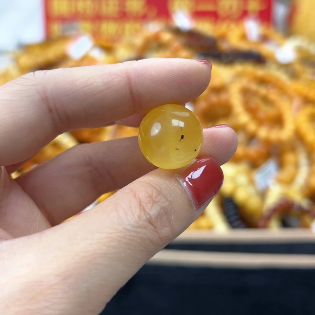 琥珀珠宝奇石未镶嵌