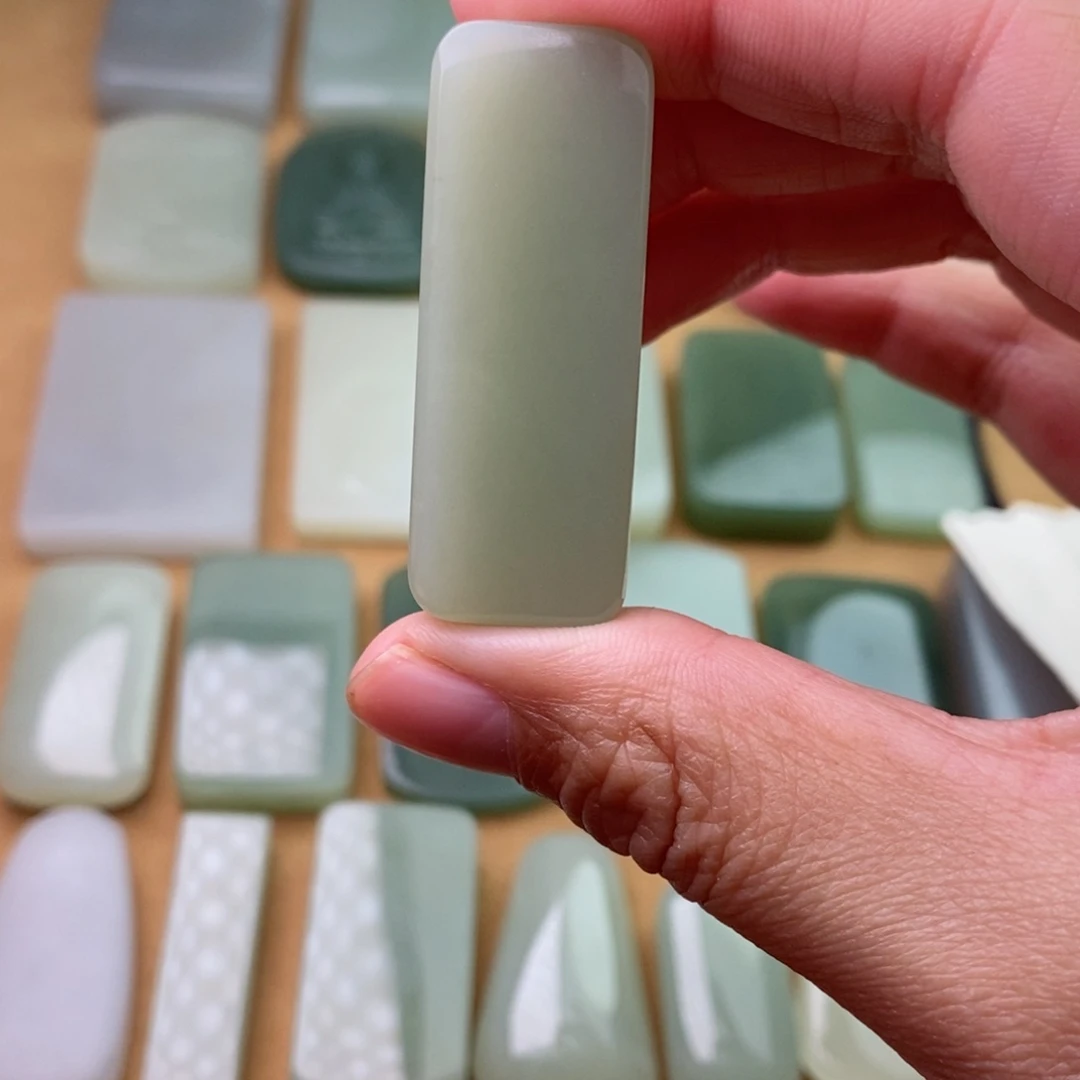 和田玉颈饰未镶嵌～**～微瑕包容有隐裂