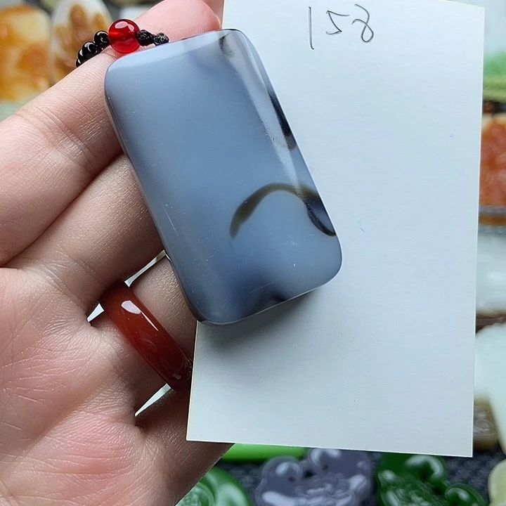 颈饰未镶嵌石英岩玉
