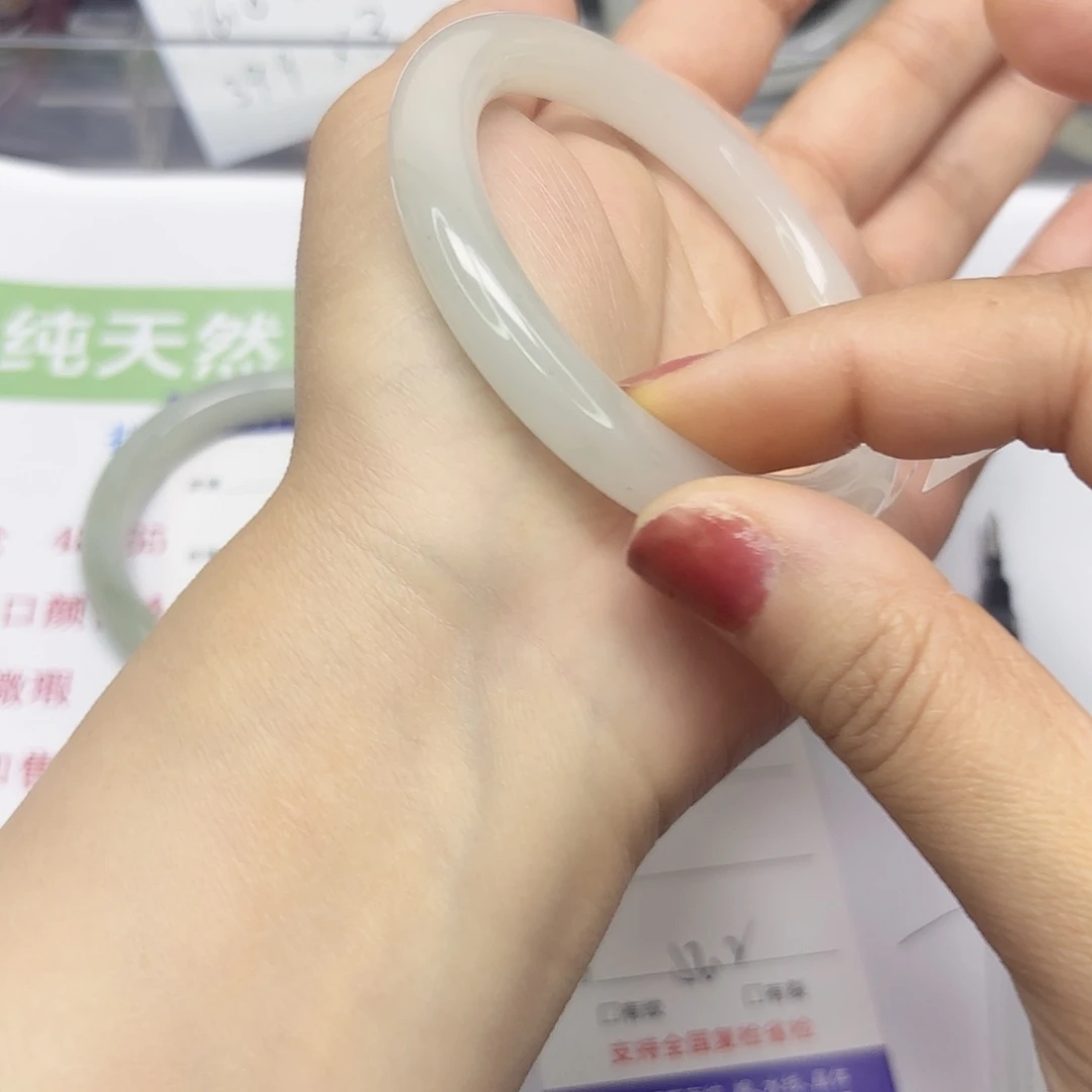 石英质玉未镶嵌手镯52/5655