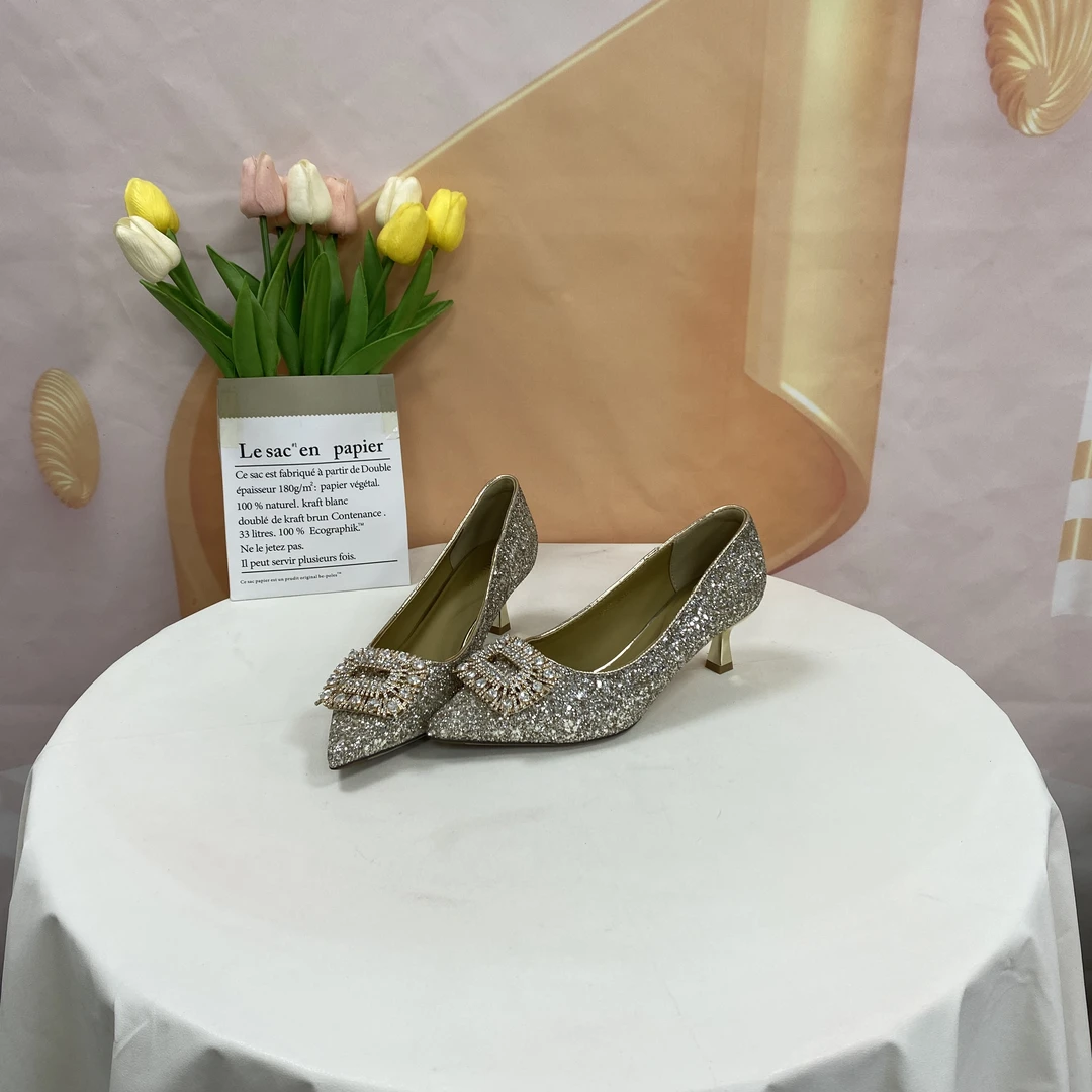 1077春秋新款时尚气质亮片水钻细跟小单鞋F