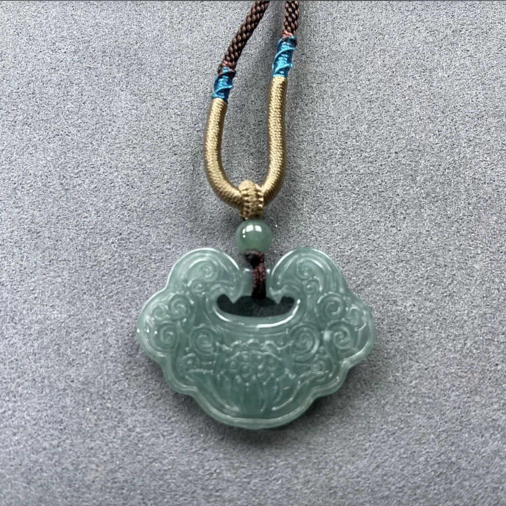 翡翠A货蓝水冰底如意锁高26宽33【超哥宠粉】