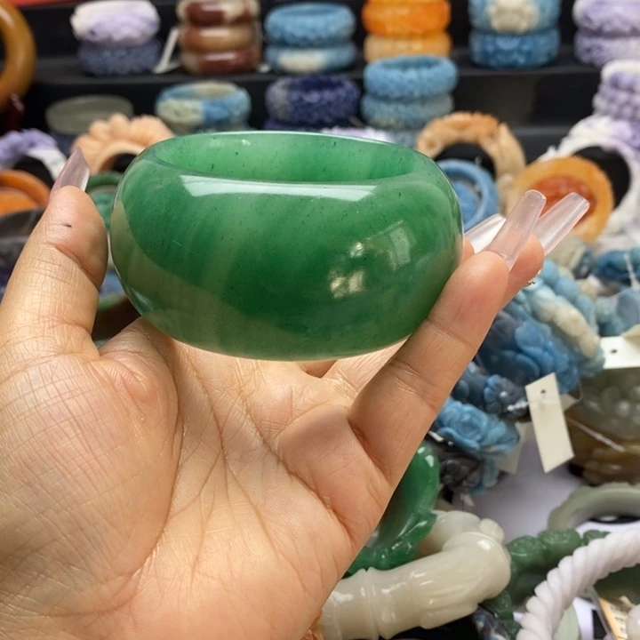 未镶嵌手镯石英岩玉y****o