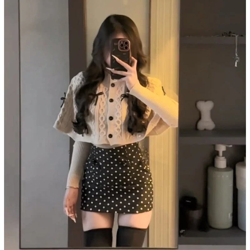 2025秋季新款女韩系穿搭宽松毛衣斗篷内搭长袖上衣高腰波点半身裙