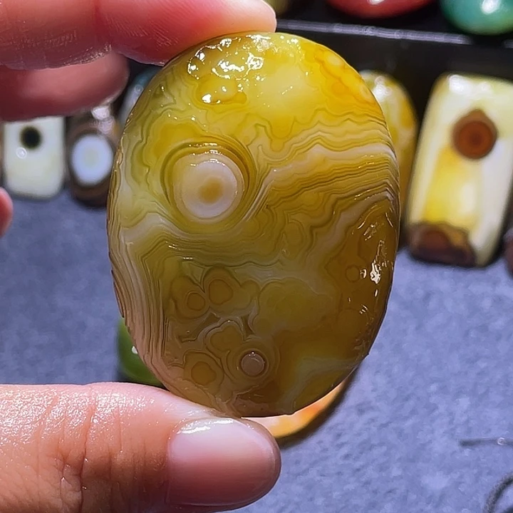 玛瑙/玉髓未镶嵌珠宝奇石