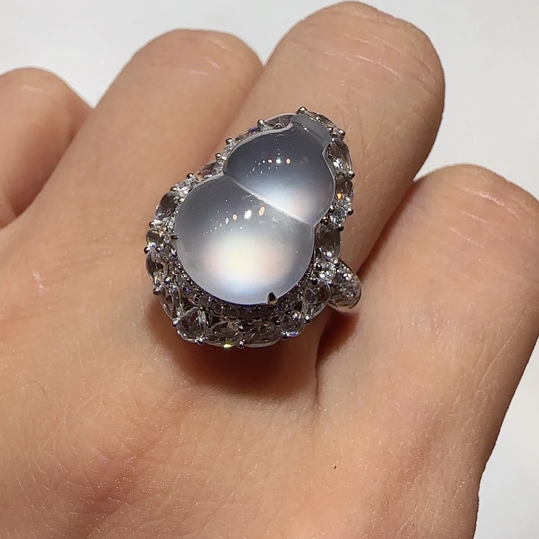 翡翠18K金镶嵌戒指葫芦