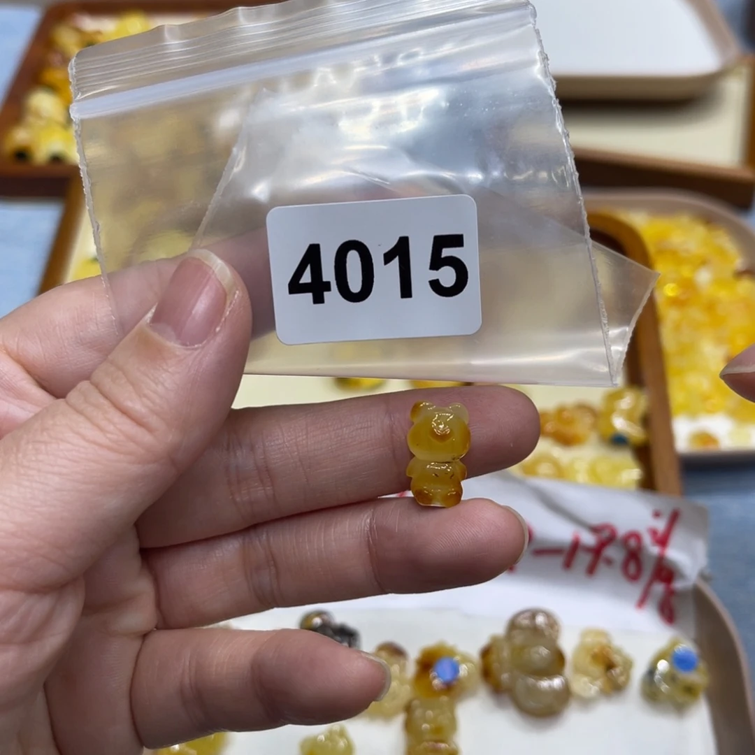 琥珀珠宝奇石未镶嵌