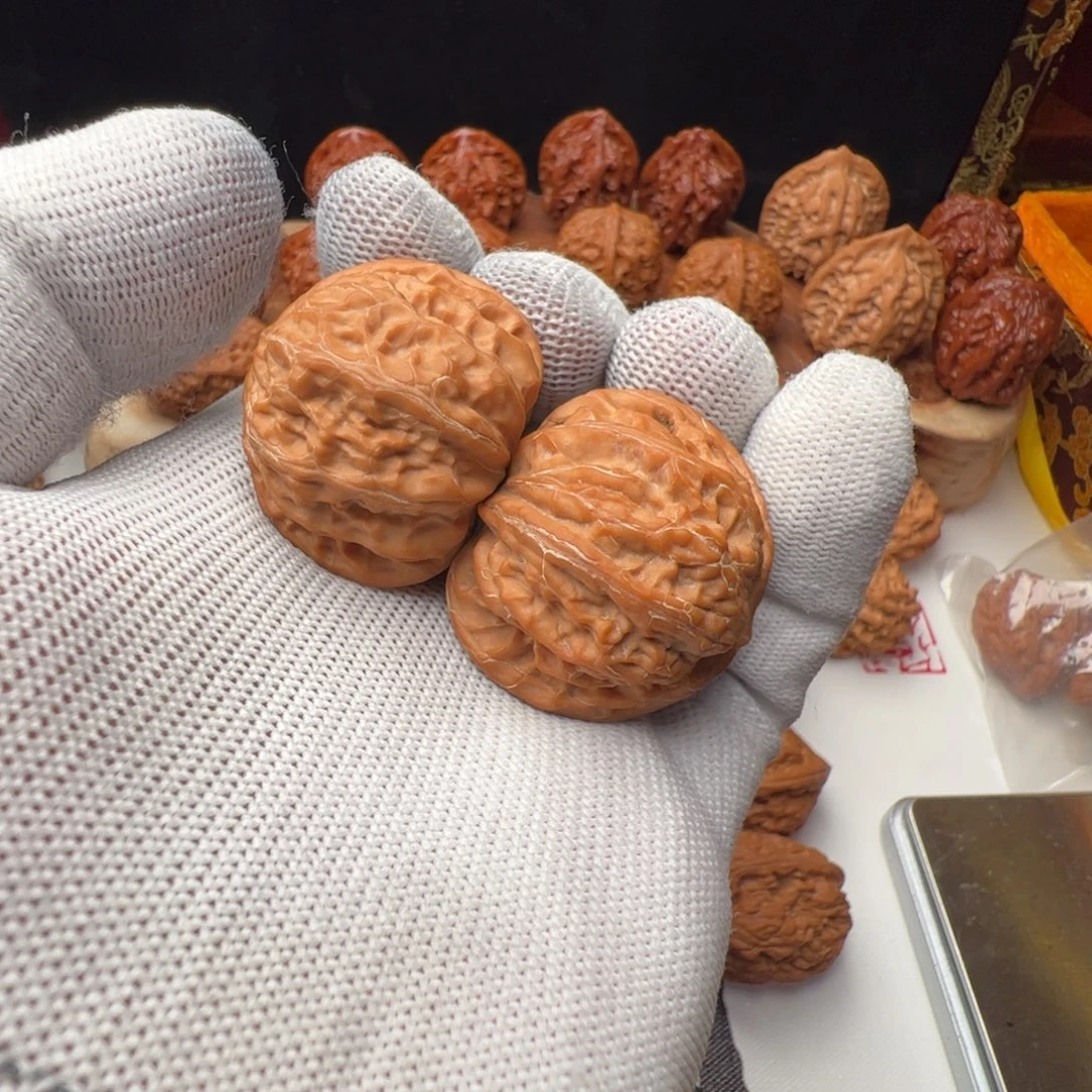 多***余吊坠文玩核桃红石榴