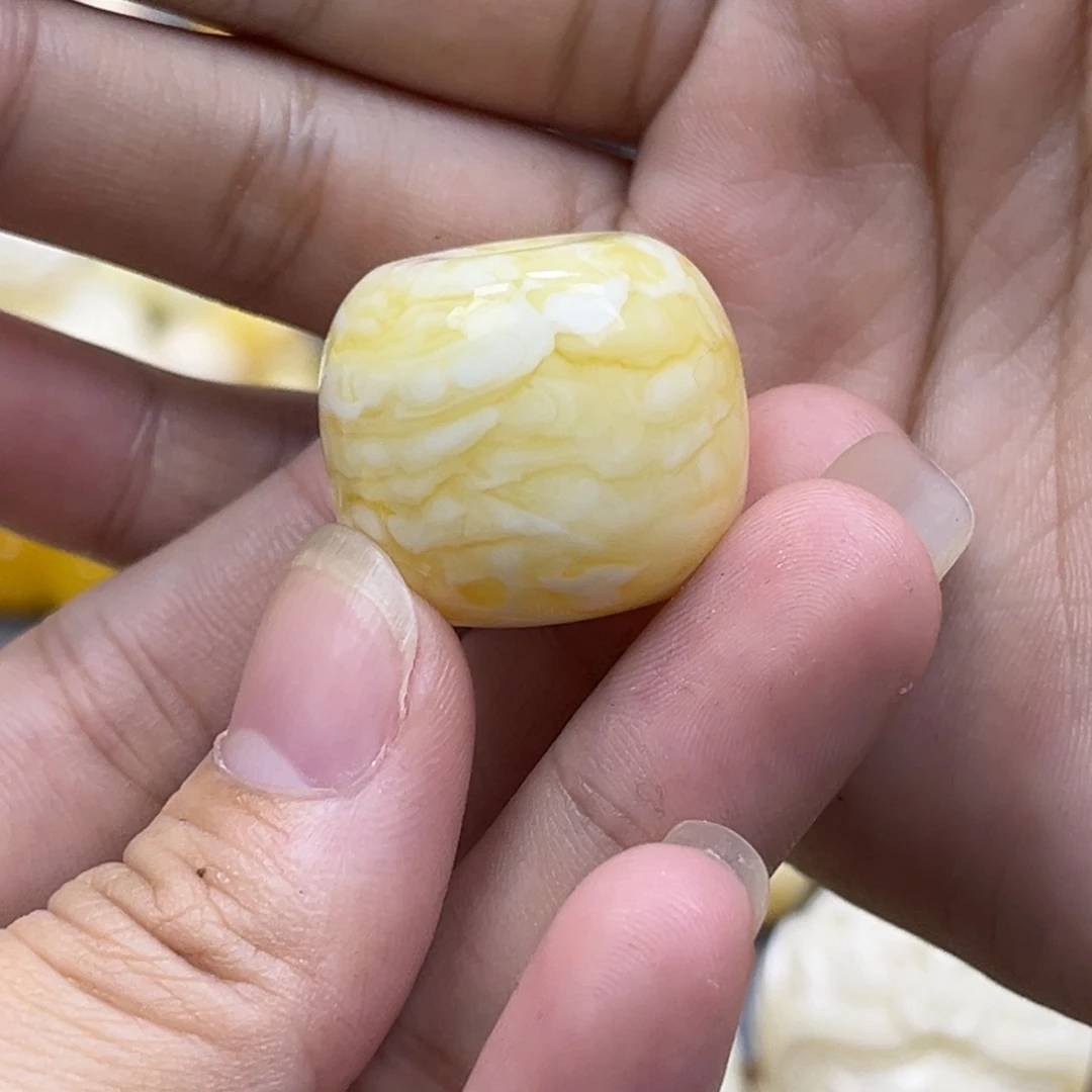 琥珀未镶嵌手串墩子